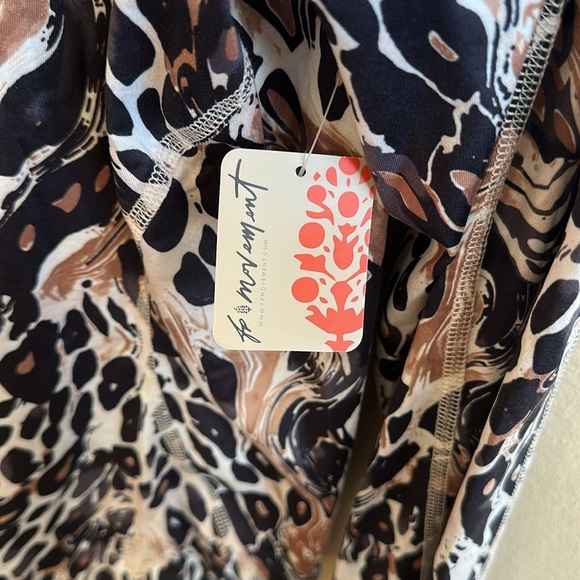 Free People Printed Layer Long Sleeve Top With Hood Faded Leopard Combo Size XL - Picture 8 of 15